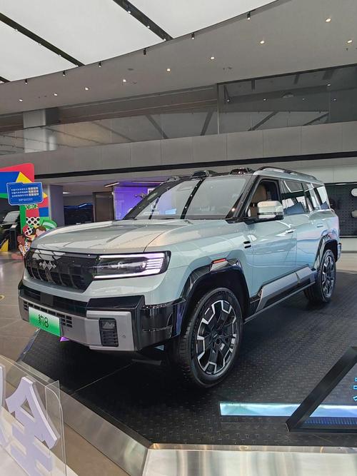 重庆263比亚迪方程豹硬派越野的爆款，英菲尼迪35周年与你共成长